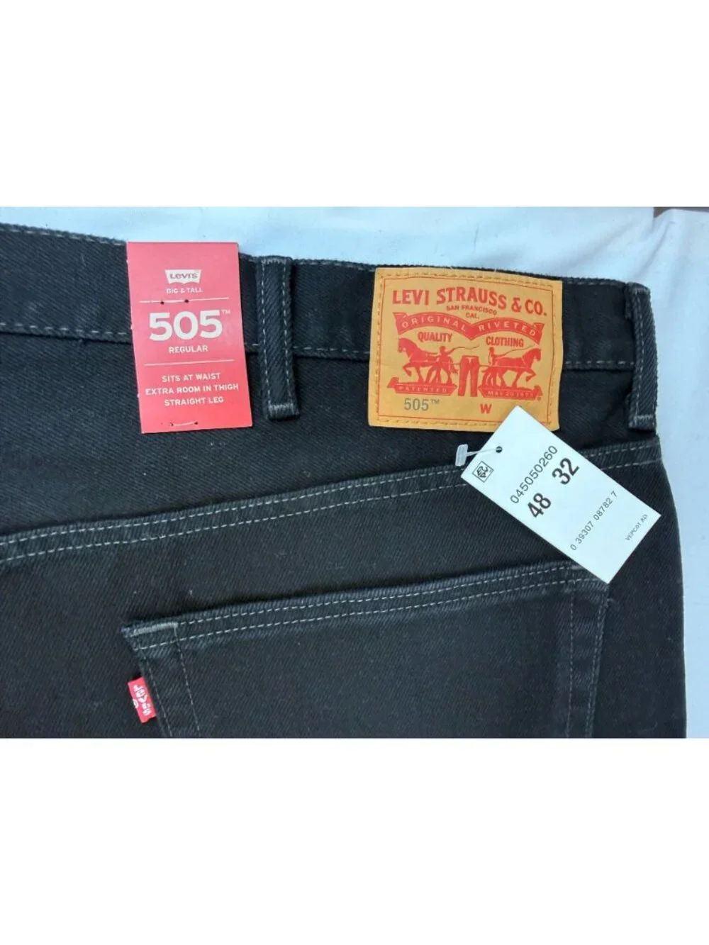 NWT Levi’s Men’s 505 Regular Fit Straight Jeans Black Denim 48x32 Big & Tall